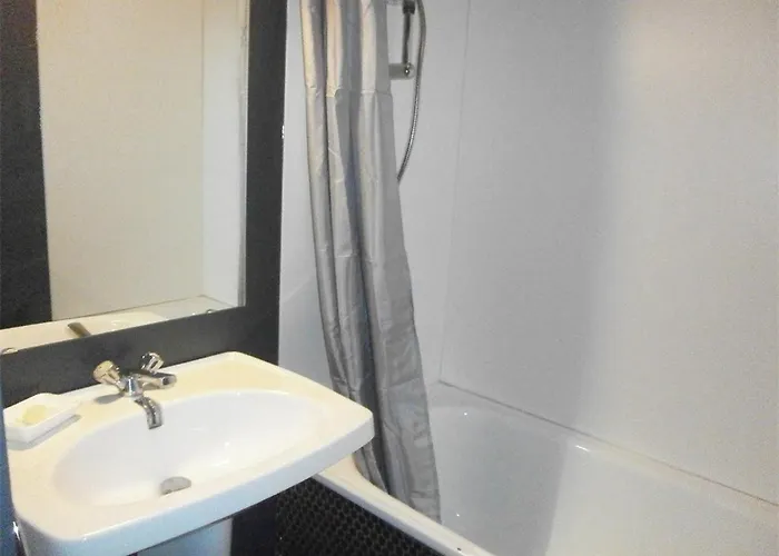 6 Pers, Balcon, Parking, Cuisine Equipee - Fr-1-457-212 アラヌエ